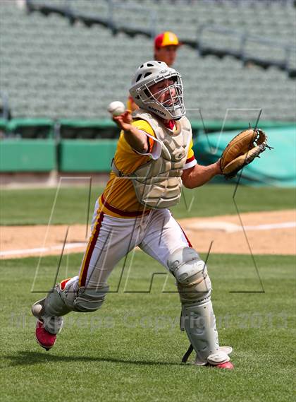 Thumbnail 2 in Lincoln vs. Jesuit (Banner Island Classic) photogallery.