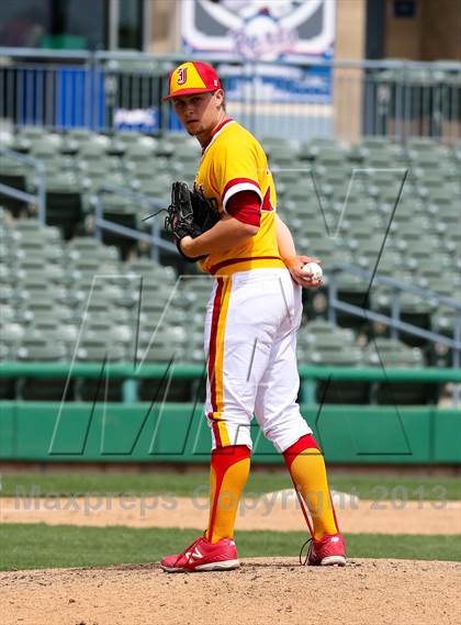 Thumbnail 2 in Lincoln vs. Jesuit (Banner Island Classic) photogallery.