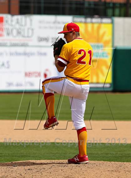 Thumbnail 3 in Lincoln vs. Jesuit (Banner Island Classic) photogallery.