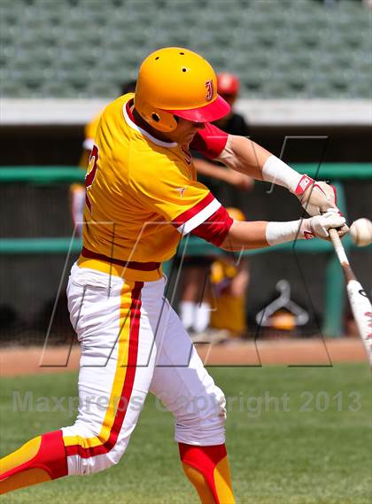 Thumbnail 2 in Lincoln vs. Jesuit (Banner Island Classic) photogallery.