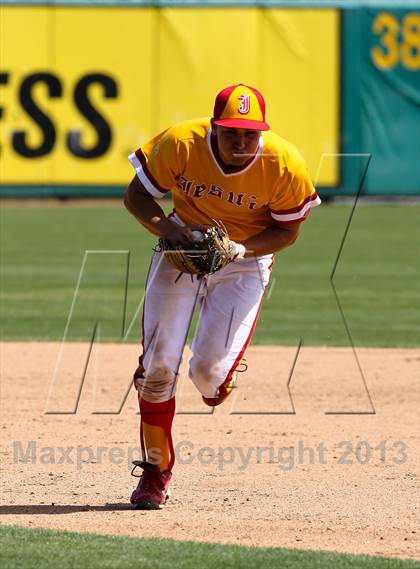 Thumbnail 2 in Lincoln vs. Jesuit (Banner Island Classic) photogallery.