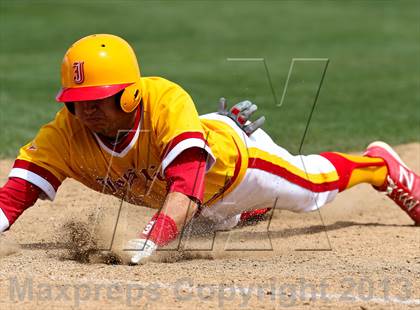 Thumbnail 2 in Lincoln vs. Jesuit (Banner Island Classic) photogallery.