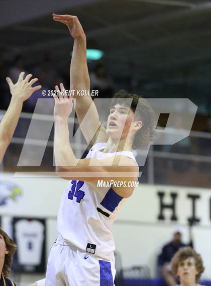 Thumbnail 1 in Clarkston @ Utica Eisenhower photogallery.