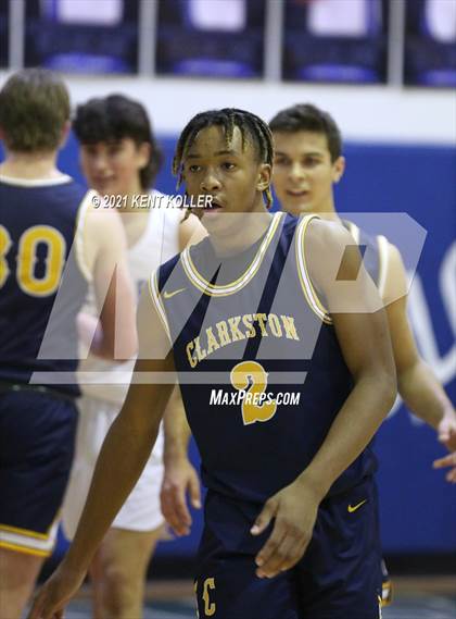 Thumbnail 2 in Clarkston @ Utica Eisenhower photogallery.