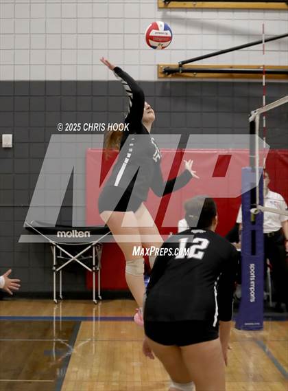 Thumbnail 1 in Mountain View vs. Tanque Verde (Lancer Invitational) photogallery.
