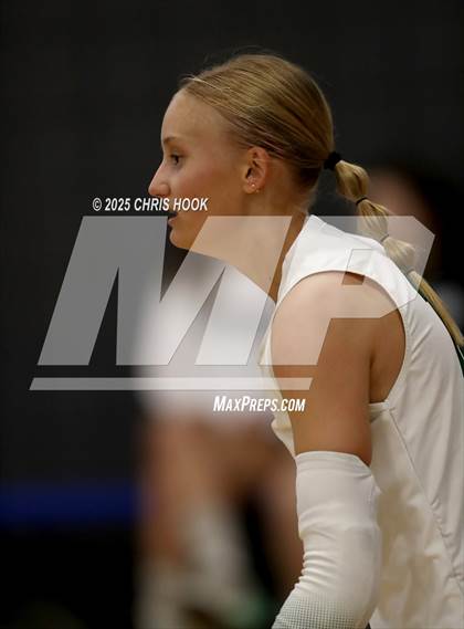 Thumbnail 1 in Mountain View vs. Tanque Verde (Lancer Invitational) photogallery.