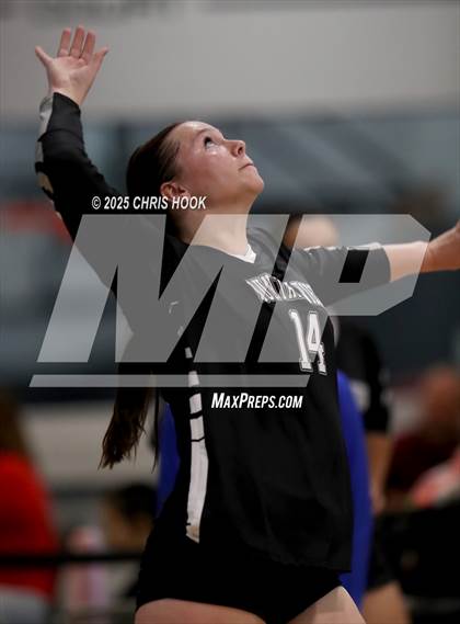 Thumbnail 2 in Mountain View vs. Tanque Verde (Lancer Invitational) photogallery.