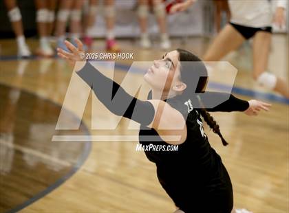 Thumbnail 2 in Mountain View vs. Tanque Verde (Lancer Invitational) photogallery.