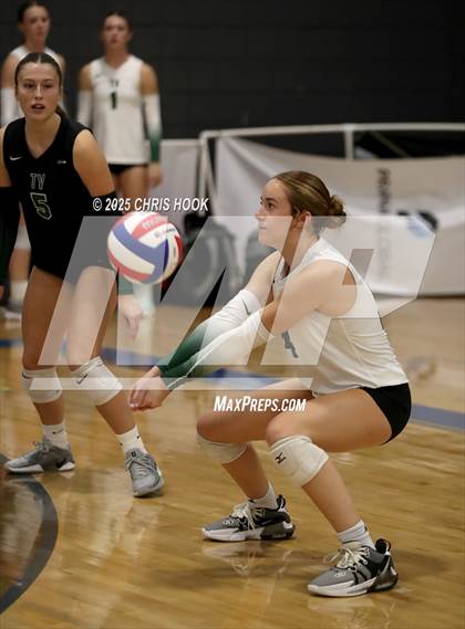 Thumbnail 1 in Mountain View vs. Tanque Verde (Lancer Invitational) photogallery.