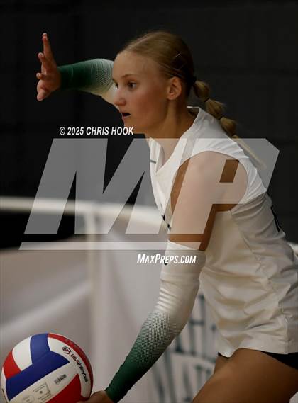Thumbnail 3 in Mountain View vs. Tanque Verde (Lancer Invitational) photogallery.