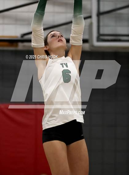 Thumbnail 2 in Mountain View vs. Tanque Verde (Lancer Invitational) photogallery.