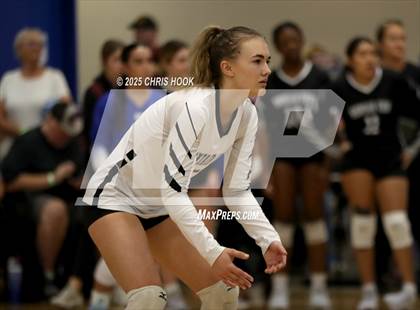 Thumbnail 3 in Mountain View vs. Tanque Verde (Lancer Invitational) photogallery.
