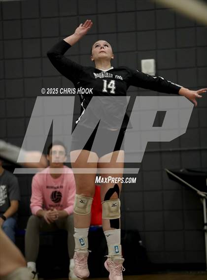 Thumbnail 2 in Mountain View vs. Tanque Verde (Lancer Invitational) photogallery.
