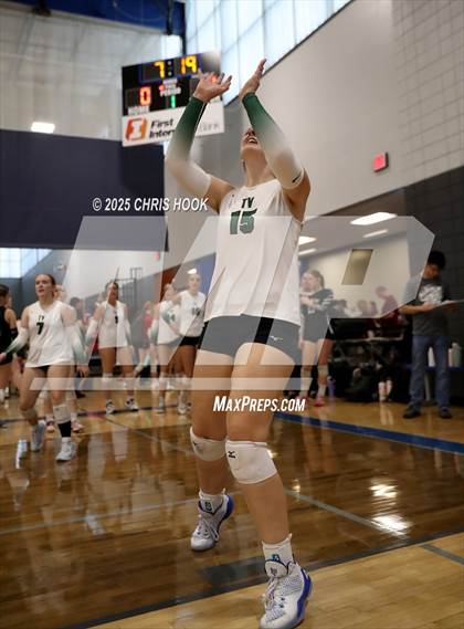 Thumbnail 1 in Mountain View vs. Tanque Verde (Lancer Invitational) photogallery.