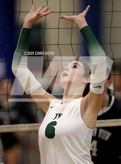 Thumbnail 2 in Mountain View vs. Tanque Verde (Lancer Invitational) photogallery.
