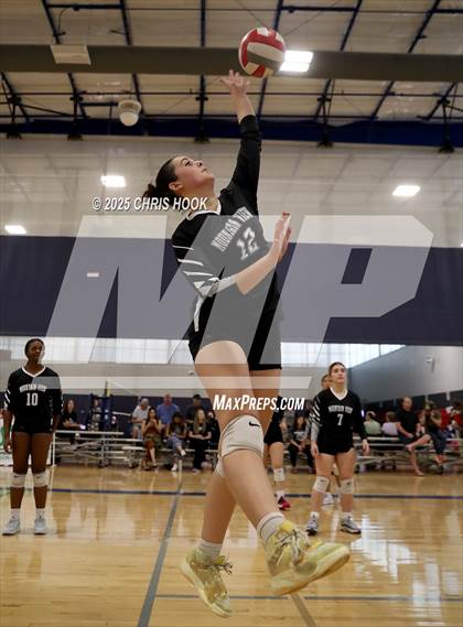 Thumbnail 2 in Mountain View vs. Tanque Verde (Lancer Invitational) photogallery.
