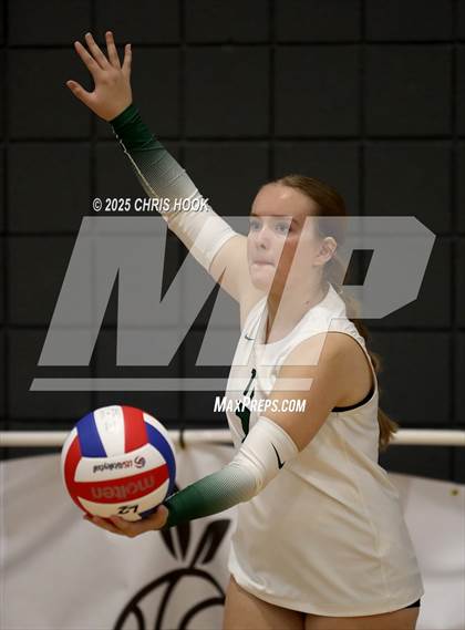 Thumbnail 1 in Mountain View vs. Tanque Verde (Lancer Invitational) photogallery.