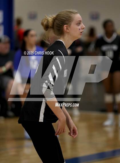 Thumbnail 2 in Mountain View vs. Tanque Verde (Lancer Invitational) photogallery.