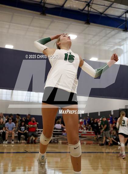 Thumbnail 2 in Mountain View vs. Tanque Verde (Lancer Invitational) photogallery.