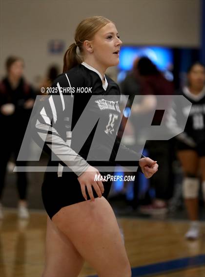 Thumbnail 1 in Mountain View vs. Tanque Verde (Lancer Invitational) photogallery.