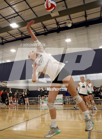 Thumbnail 1 in Mountain View vs. Tanque Verde (Lancer Invitational) photogallery.