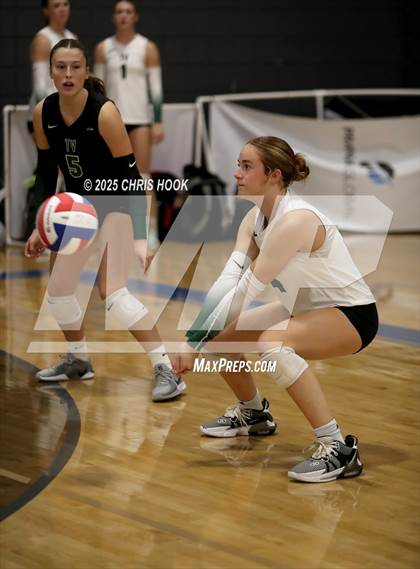 Thumbnail 3 in Mountain View vs. Tanque Verde (Lancer Invitational) photogallery.