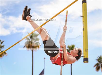 Thumbnail 3 in Devon Allen Invite photogallery.