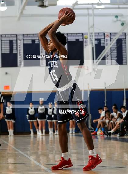 Thumbnail 1 in New Hyde Park Memorial vs Rockville Centre South Side photogallery.