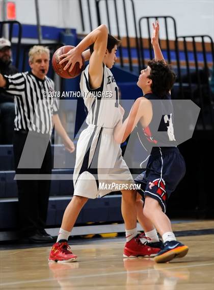 Thumbnail 1 in New Hyde Park Memorial vs Rockville Centre South Side photogallery.
