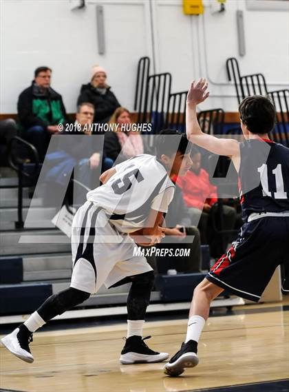 Thumbnail 3 in New Hyde Park Memorial vs Rockville Centre South Side photogallery.