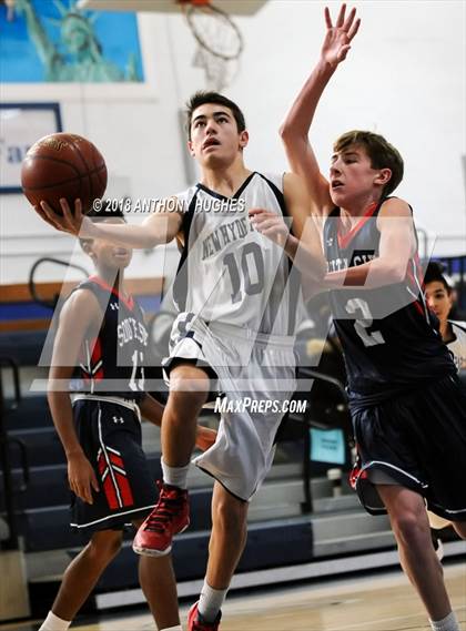 Thumbnail 1 in New Hyde Park Memorial vs Rockville Centre South Side photogallery.