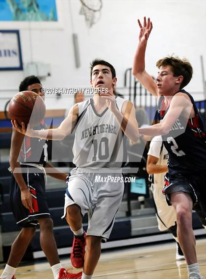Thumbnail 3 in New Hyde Park Memorial vs Rockville Centre South Side photogallery.