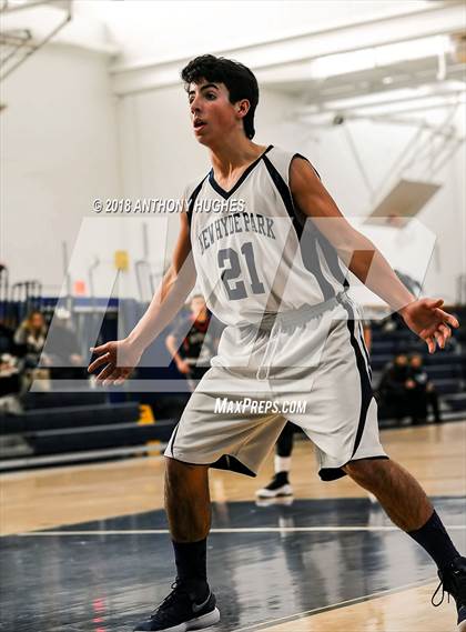 Thumbnail 1 in New Hyde Park Memorial vs Rockville Centre South Side photogallery.
