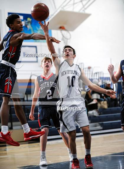 Thumbnail 3 in New Hyde Park Memorial vs Rockville Centre South Side photogallery.