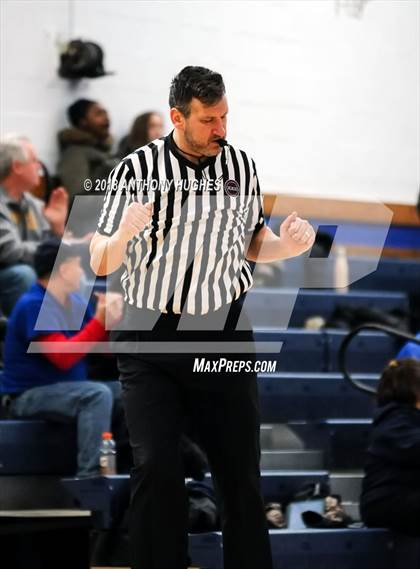 Thumbnail 1 in New Hyde Park Memorial vs Rockville Centre South Side photogallery.