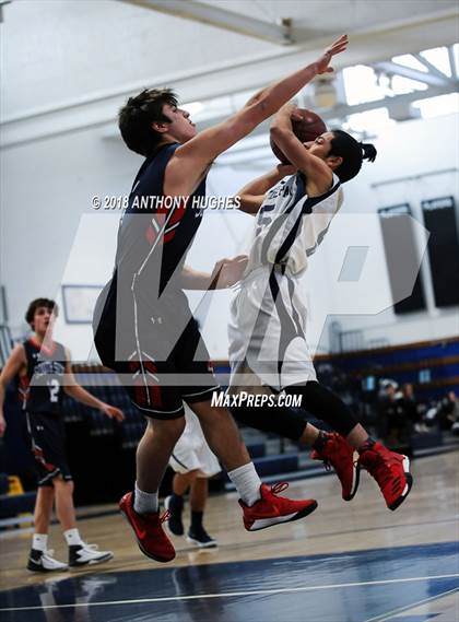 Thumbnail 1 in New Hyde Park Memorial vs Rockville Centre South Side photogallery.