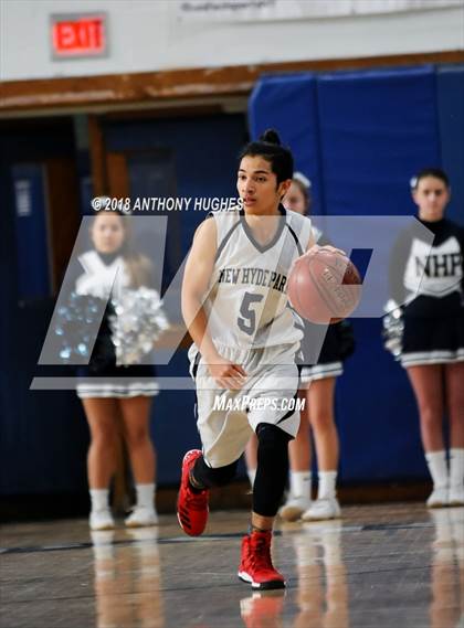 Thumbnail 2 in New Hyde Park Memorial vs Rockville Centre South Side photogallery.