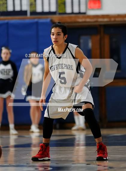Thumbnail 3 in New Hyde Park Memorial vs Rockville Centre South Side photogallery.