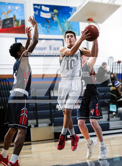 Thumbnail 3 in New Hyde Park Memorial vs Rockville Centre South Side photogallery.