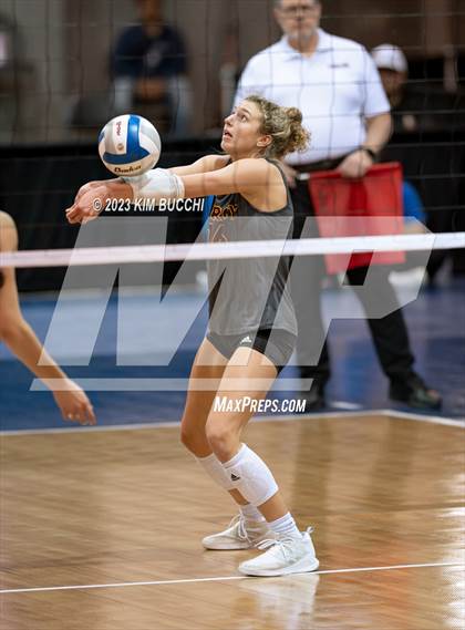 Thumbnail 2 in Clarkston vs. Mercy (MHSAA Division 1 Semifinal) photogallery.