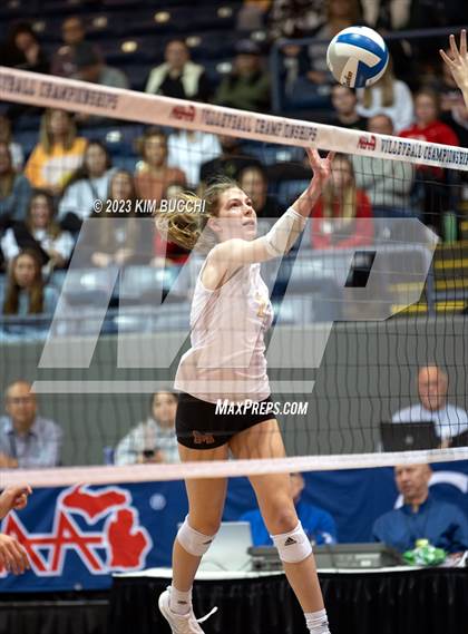 Thumbnail 2 in Clarkston vs. Mercy (MHSAA Division 1 Semifinal) photogallery.