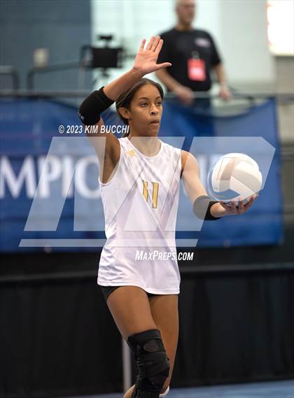 Thumbnail 3 in Clarkston vs. Mercy (MHSAA Division 1 Semifinal) photogallery.