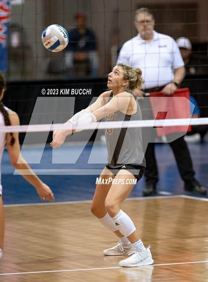 Thumbnail 1 in Clarkston vs. Mercy (MHSAA Division 1 Semifinal) photogallery.