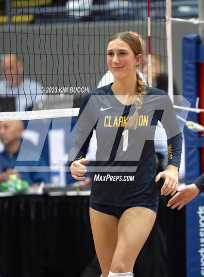 Thumbnail 2 in Clarkston vs. Mercy (MHSAA Division 1 Semifinal) photogallery.