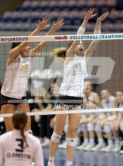 Thumbnail 2 in Clarkston vs. Mercy (MHSAA Division 1 Semifinal) photogallery.