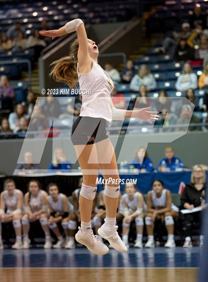 Thumbnail 2 in Clarkston vs. Mercy (MHSAA Division 1 Semifinal) photogallery.