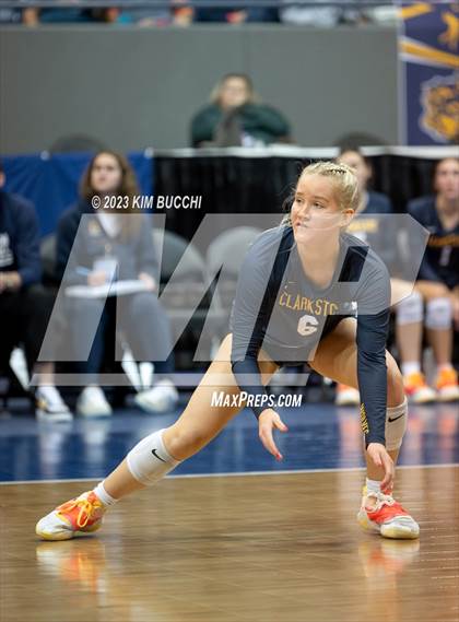 Thumbnail 2 in Clarkston vs. Mercy (MHSAA Division 1 Semifinal) photogallery.