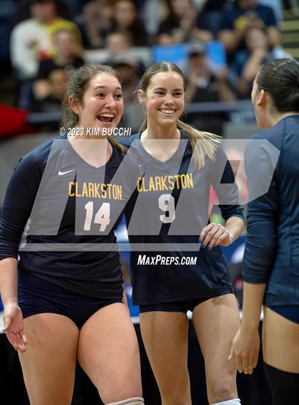 Thumbnail 3 in Clarkston vs. Mercy (MHSAA Division 1 Semifinal) photogallery.