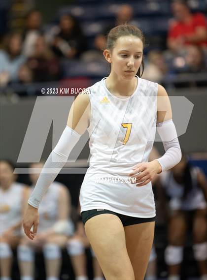 Thumbnail 2 in Clarkston vs. Mercy (MHSAA Division 1 Semifinal) photogallery.
