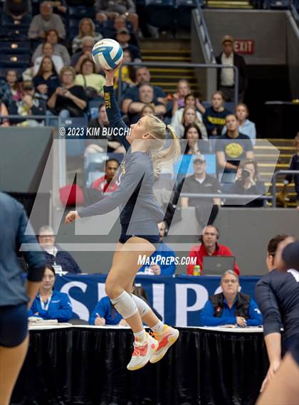 Thumbnail 2 in Clarkston vs. Mercy (MHSAA Division 1 Semifinal) photogallery.